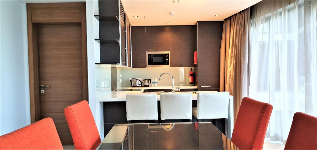 마제스틱 아르잔 바이 로타나 - 마나마 아파트 호텔 외부 사진 Kitchenette in a serviced apartment